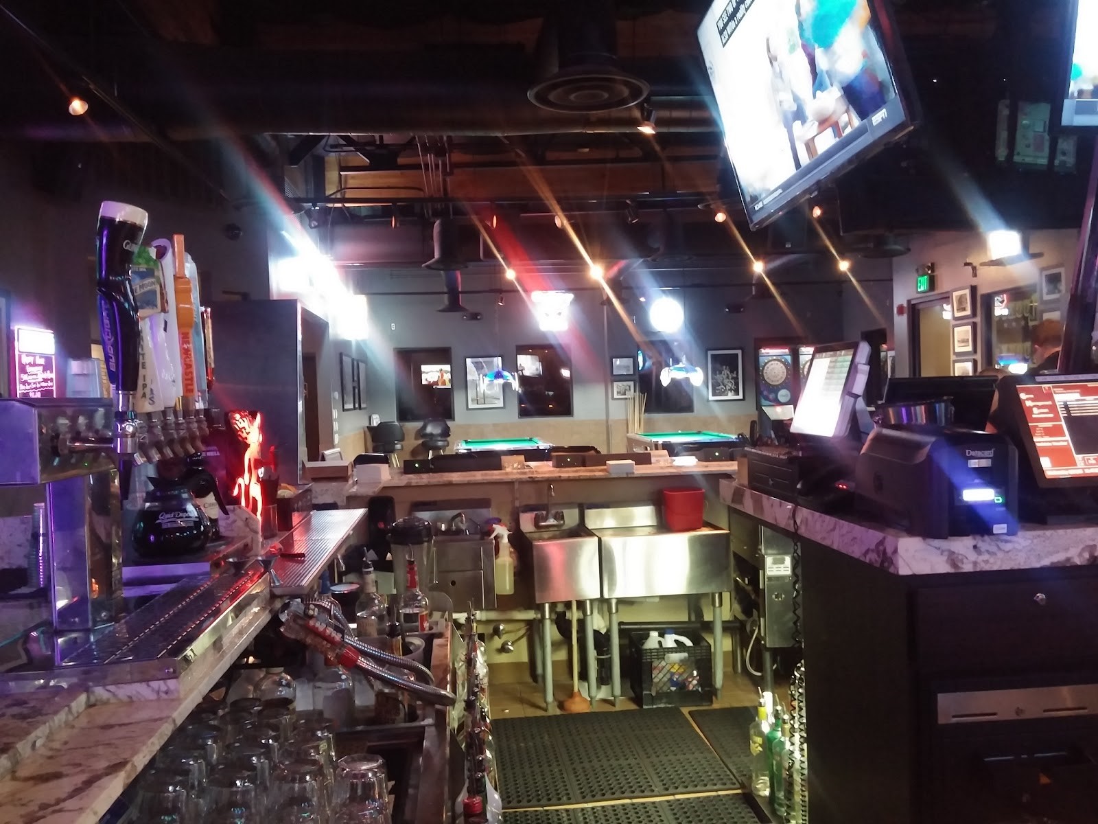 Reviews for Lucky's Sports Bar At Tropicana Las Vegas, Nevada